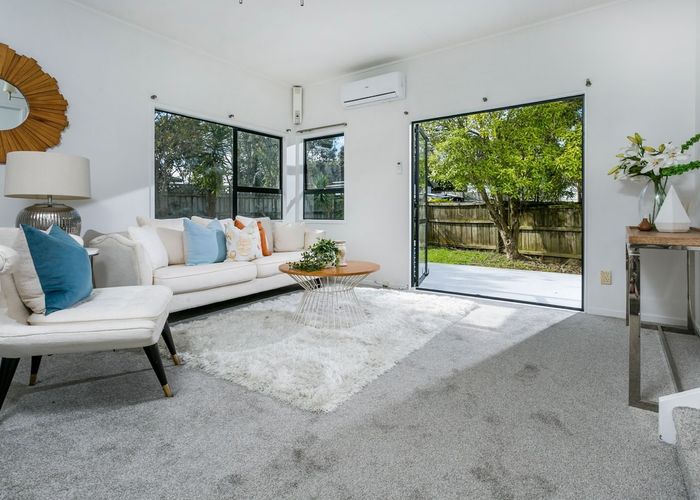  at 11 Cabello Place, Unsworth Heights, North Shore City, Auckland