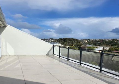  at 7/49 Browns Bay Road, Browns Bay, North Shore City, Auckland