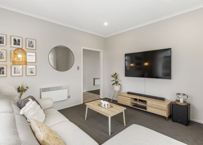  at 39 Twin Parks Rise, Papakura, Auckland