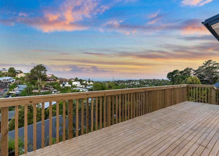  at 905D East Coast Road, Northcross, Auckland