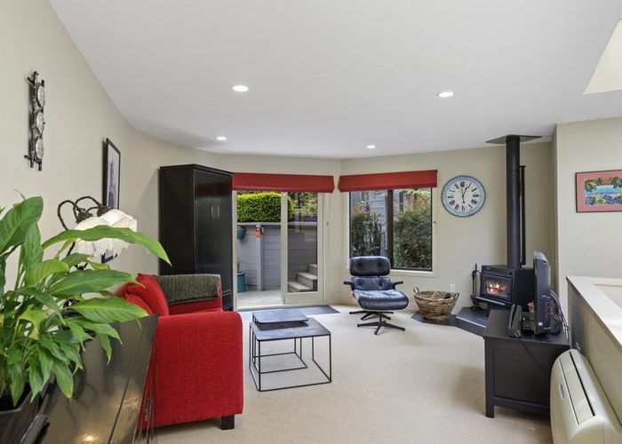  at 55 Chatsworth Road, Silverstream, Upper Hutt