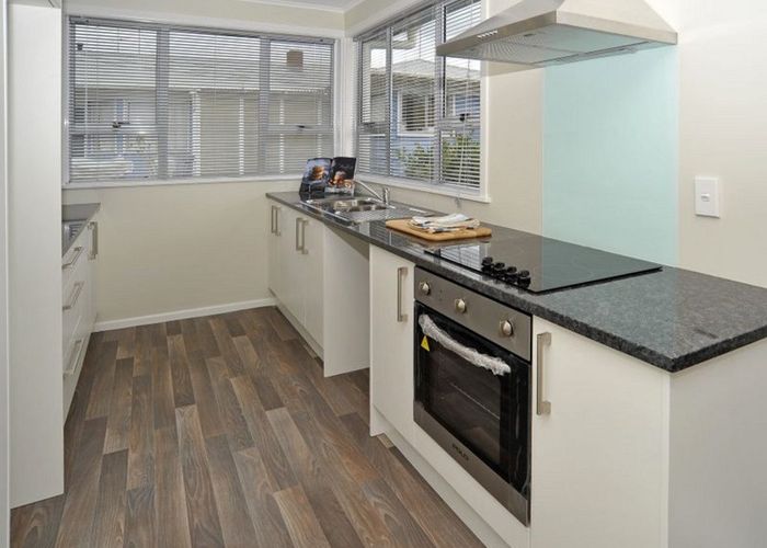  at 27 Beaumonts Way, Manurewa, Manukau City, Auckland
