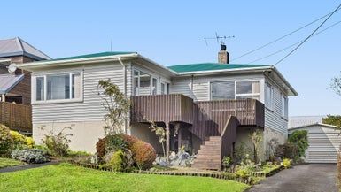  at 18 Pax Avenue, Forrest Hill, Auckland