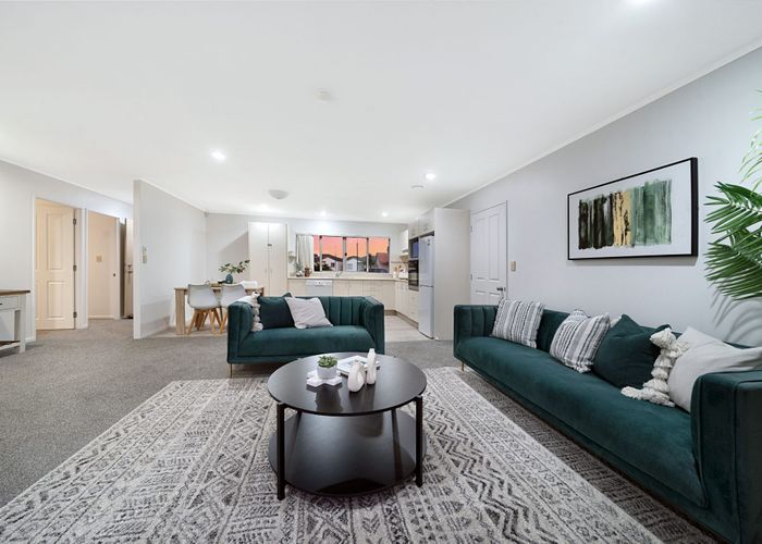  at 8 Lockington Avenue, Henderson, Waitakere City, Auckland