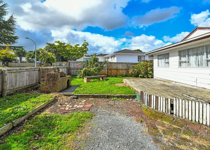  at 17 Fairdale Avenue, Red Hill, Papakura
