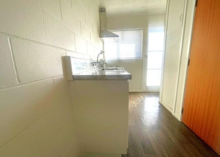  at 4/318 Te Atatu Road, Te Atatu South, Waitakere City, Auckland