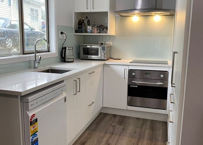  at 2/366A Glenfield Road, Glenfield, North Shore City, Auckland