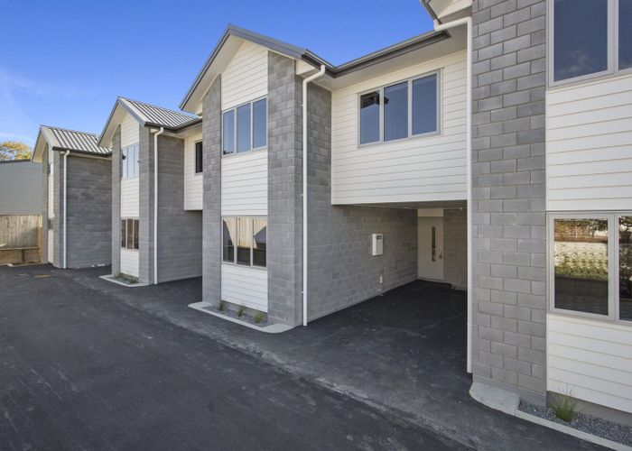  at 2/16 Manning Street, Hamilton Central, Hamilton