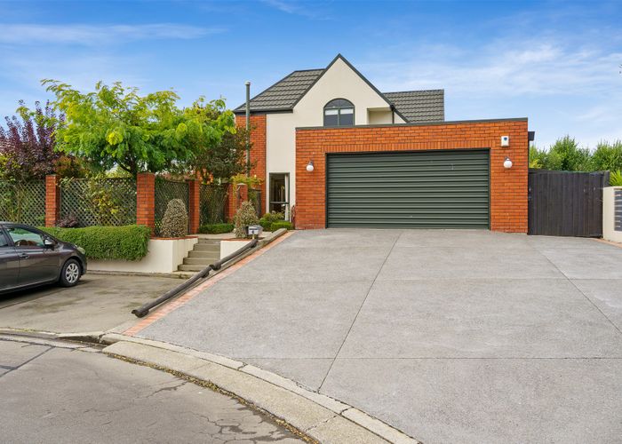  at 6 Croftfield Place, Westmorland, Christchurch