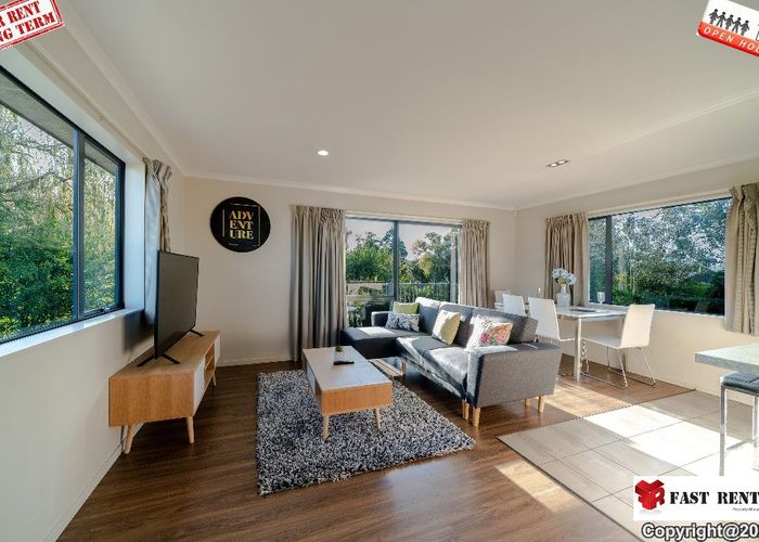  at 220 Archers Road, Glenfield, Auckland