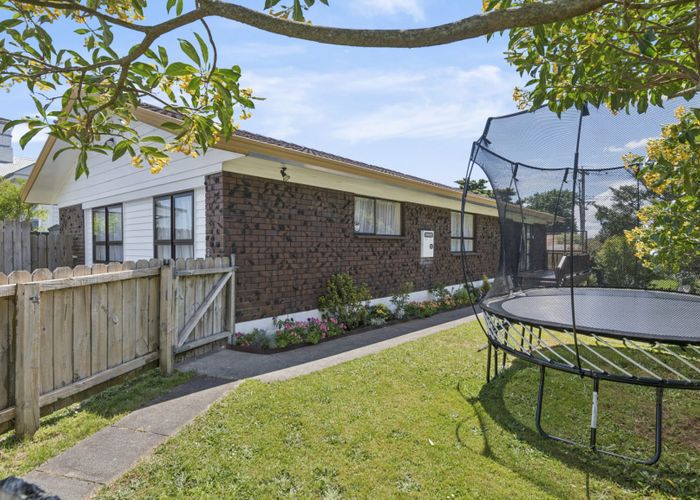  at 2/1 Manse Road, Pahurehure, Papakura