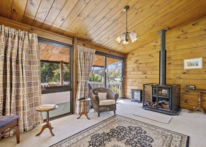  at 20 Discovery Drive, Whitby, Porirua