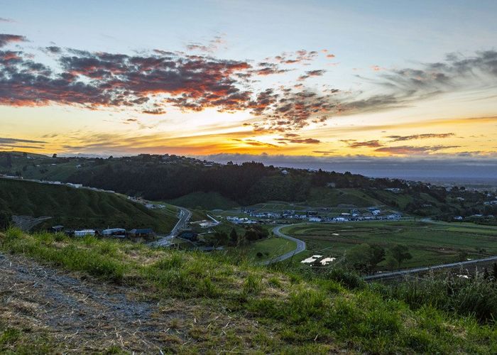  at 7 Halcyon Way, Cashmere, Christchurch City, Canterbury