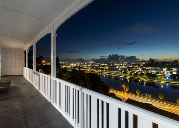  at 7 and 7A Rees Street, Durie Hill, Whanganui, Manawatu / Whanganui
