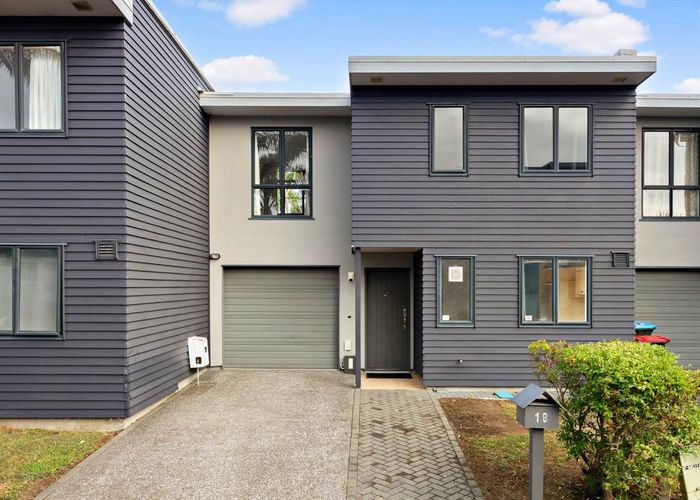  at 18 Saintly Lane, Avondale, Auckland City, Auckland