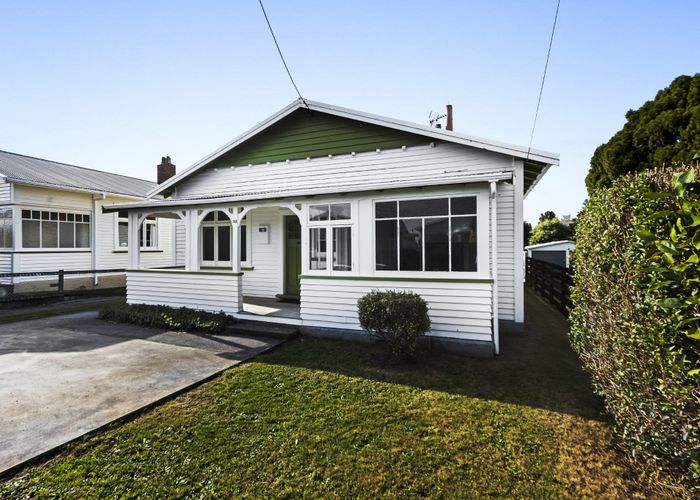  at 25 Paynters Avenue, Strandon, New Plymouth