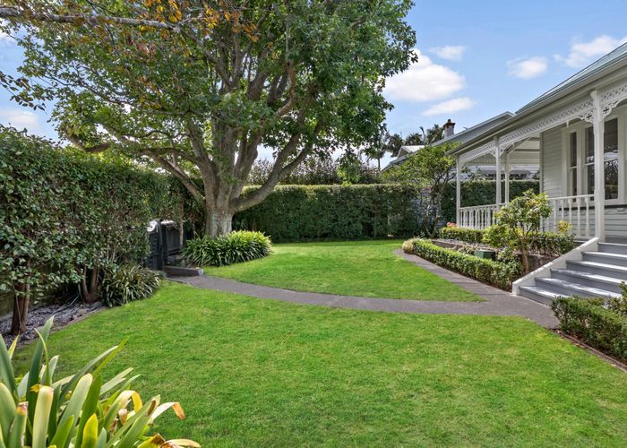  at 4 Kakariki Avenue, Mount Eden, Auckland City, Auckland