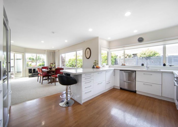  at 14 Suncrest Drive, West Harbour, Waitakere City, Auckland