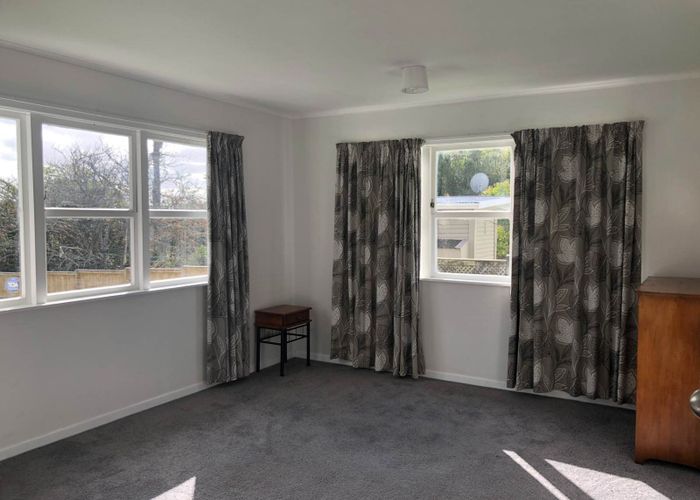  at 5 Pleasant Road, Glen Eden, Auckland