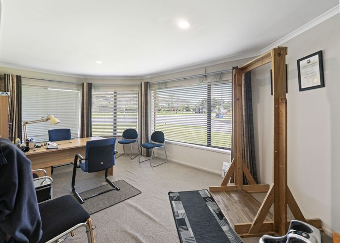  at 16 Barcaldine Road, Flat Bush, Manukau City, Auckland