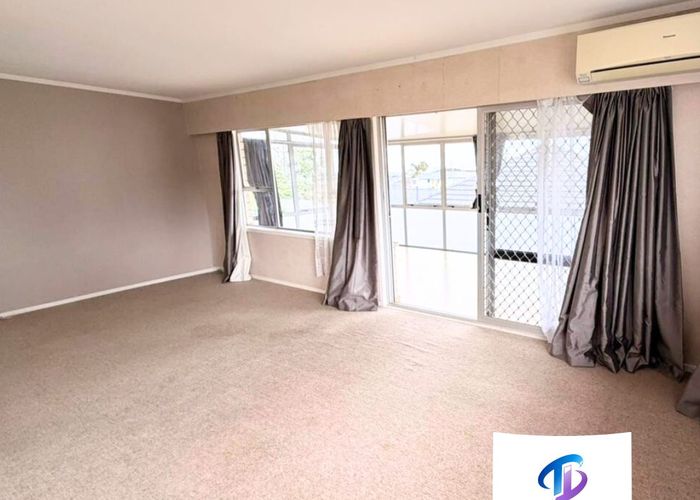  at 1/1305 Dominion Road Extention, Mount Roskill, Auckland City, Auckland