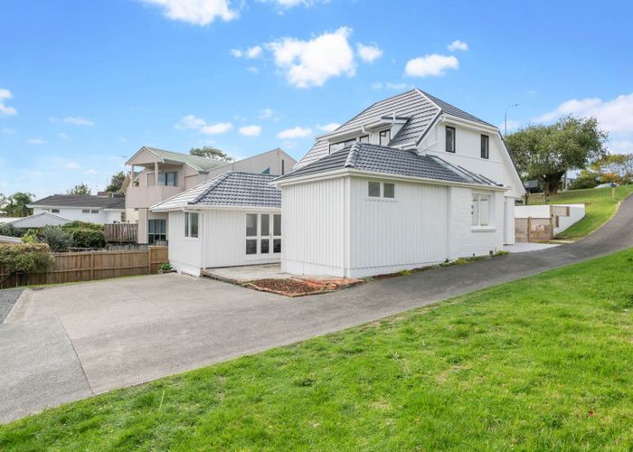  at 226 East Coast Road, Forrest Hill, Auckland