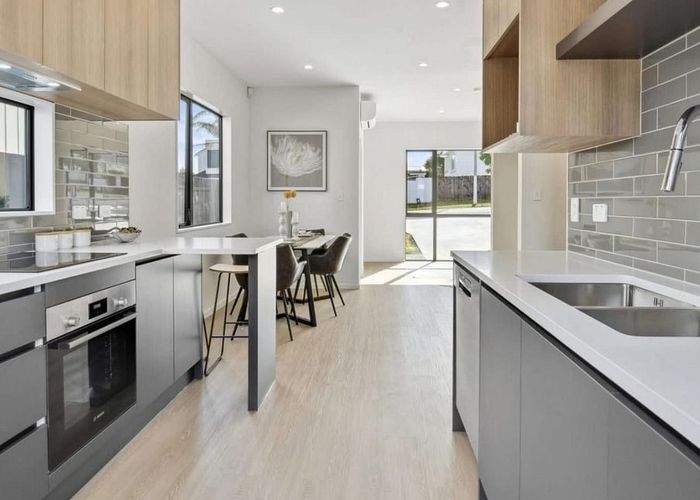  at 73 Highland Park Drive, Botany Downs, Manukau City, Auckland