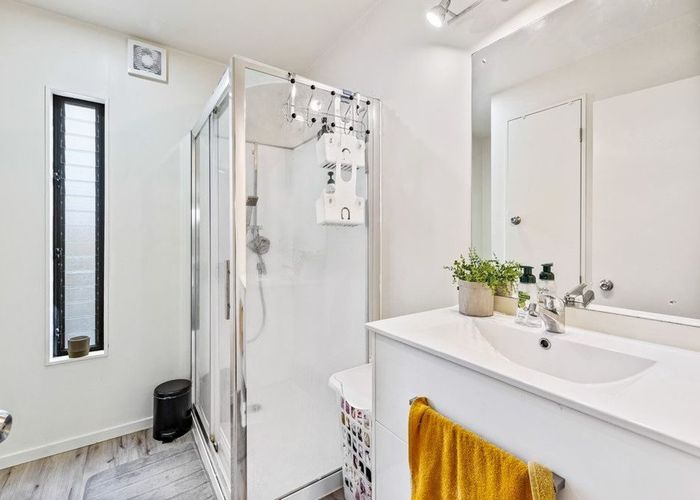  at 2/12 Ambrico Place, New Lynn, Waitakere City, Auckland