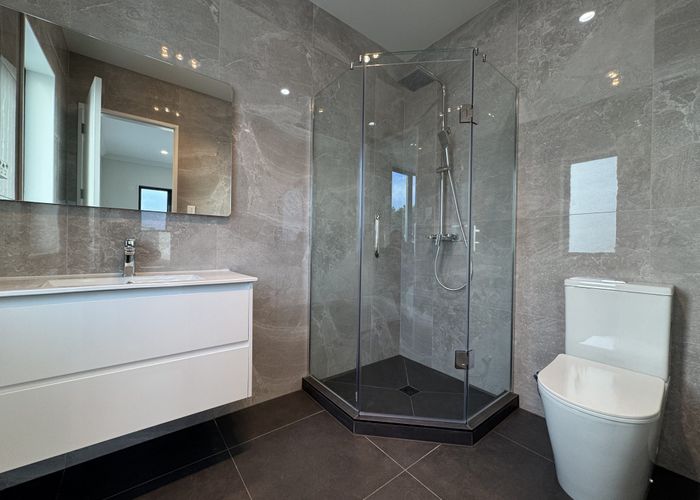  at 1/137 Clovelly Road, Bucklands Beach, Manukau City, Auckland