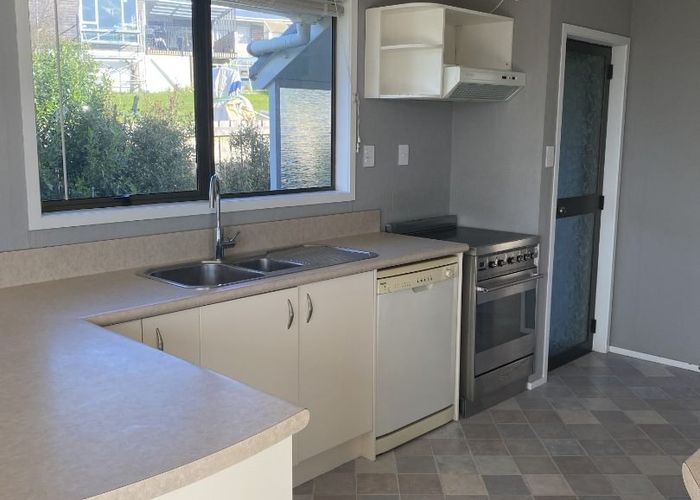  at 3 John Dee Crescent, Red Beach, Red Beach