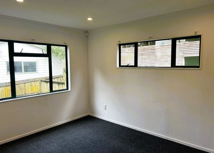  at 5 Lysander Crescent, Beach Haven, Auckland