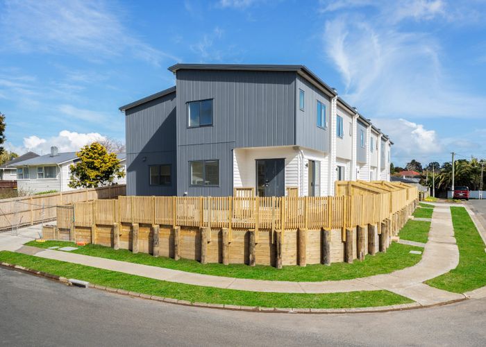  at 2D Clutha cres, Clover Park, Manukau City, Auckland