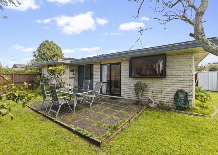  at 1/50 Vivian Wilson Drive, Eastern Beach, Manukau City, Auckland