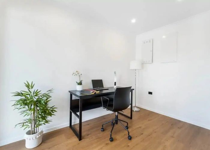  at 4/25 Griffen Park Road, Mount Roskill, Auckland City, Auckland