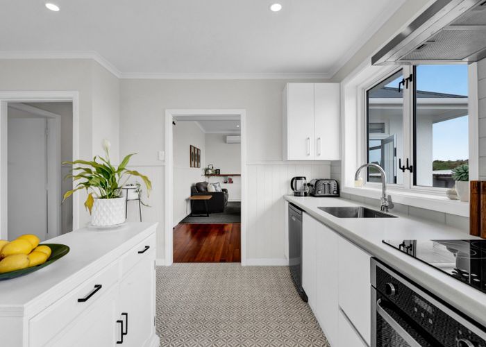  at 7 Lemont Place, Westown, New Plymouth