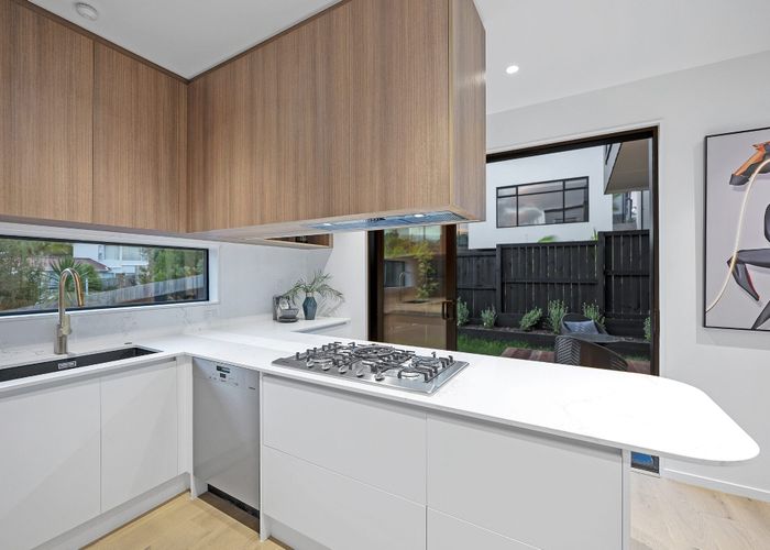  at 4/1 Montana Avenue, Murrays Bay, North Shore City, Auckland