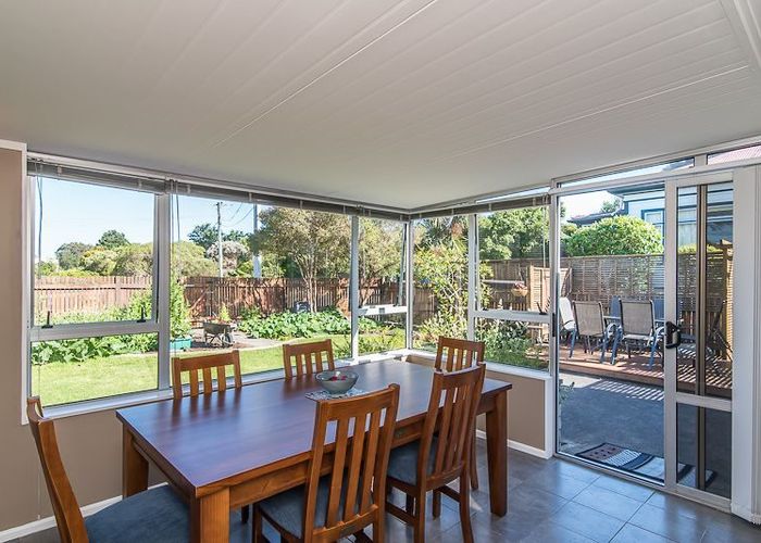  at 4 Kiwi Road, Raumati Beach, Kapiti Coast, Wellington