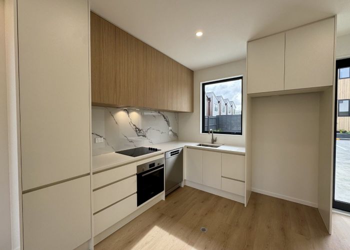  at 4/131 Lancaster Road , Beach Haven, North Shore City, Auckland