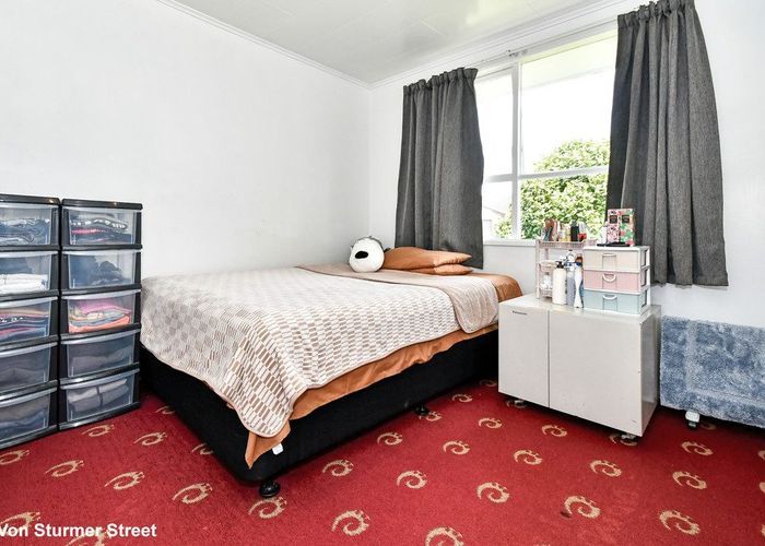  at 9 Von Sturmer Street, Mangere East, Manukau City, Auckland