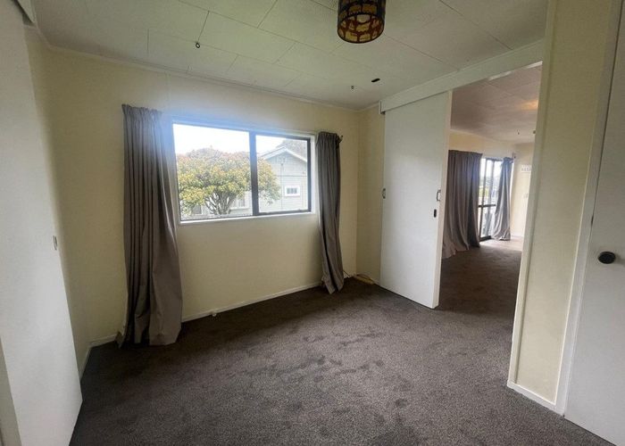  at 425 Great North Road, Henderson, Waitakere City, Auckland