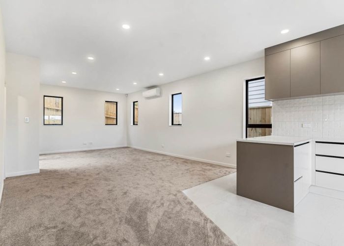  at 3/40 Cyclarama Crescent, Massey, Waitakere City, Auckland
