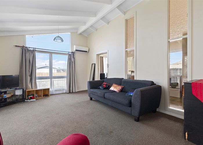  at 1 Lilac Street, Melville, Hamilton