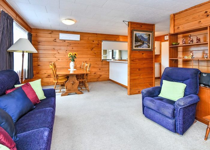  at 2/9 Settlement Road, Papakura, Auckland