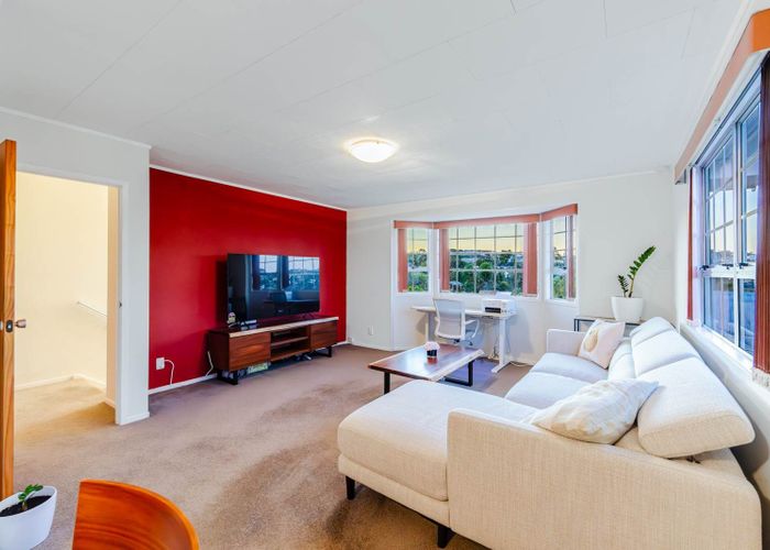  at 39 Squirrel Lane, Browns Bay, North Shore City, Auckland