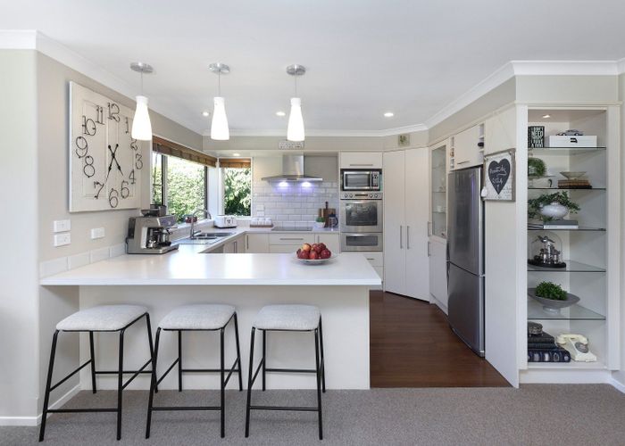  at 10 Willowview Drive, Redwood, Christchurch