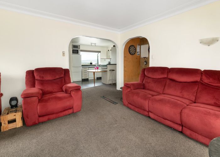  at 2 CAMBRIDGE ROAD, Judea, Tauranga