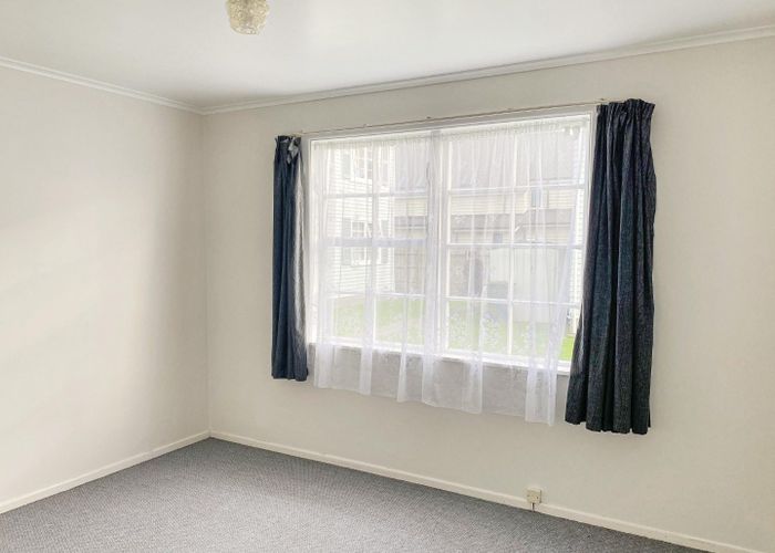 For rent 3/95 Whites Line East, Woburn, Lower Hutt, Wellington