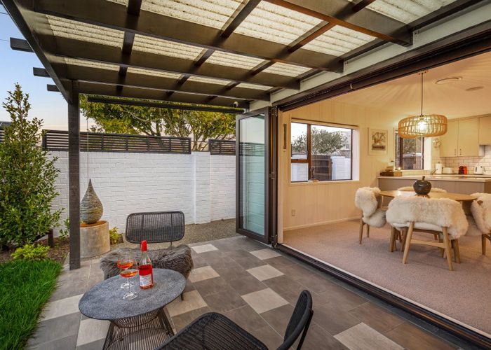  at 12 Tui Street, Point Chevalier, Auckland