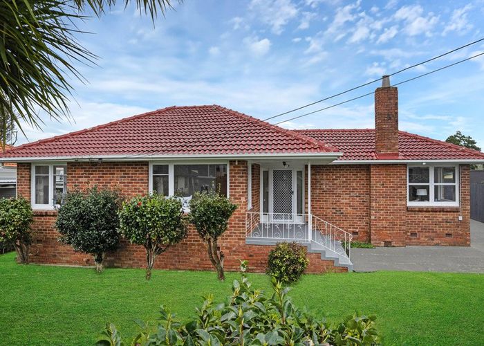  at 14 Oxford Road, Manurewa, Manukau City, Auckland
