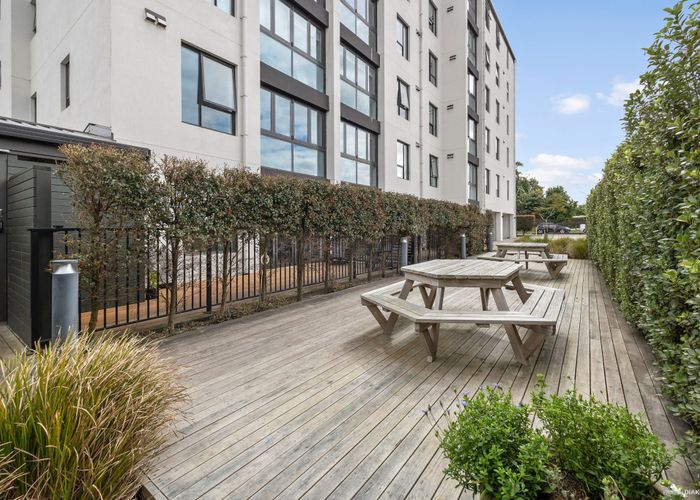  at 406/82 Jellicoe Road, Panmure, Auckland